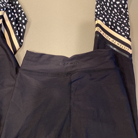 Sarah’s Day x White Fox Active Leggings - Picture 3 of 5